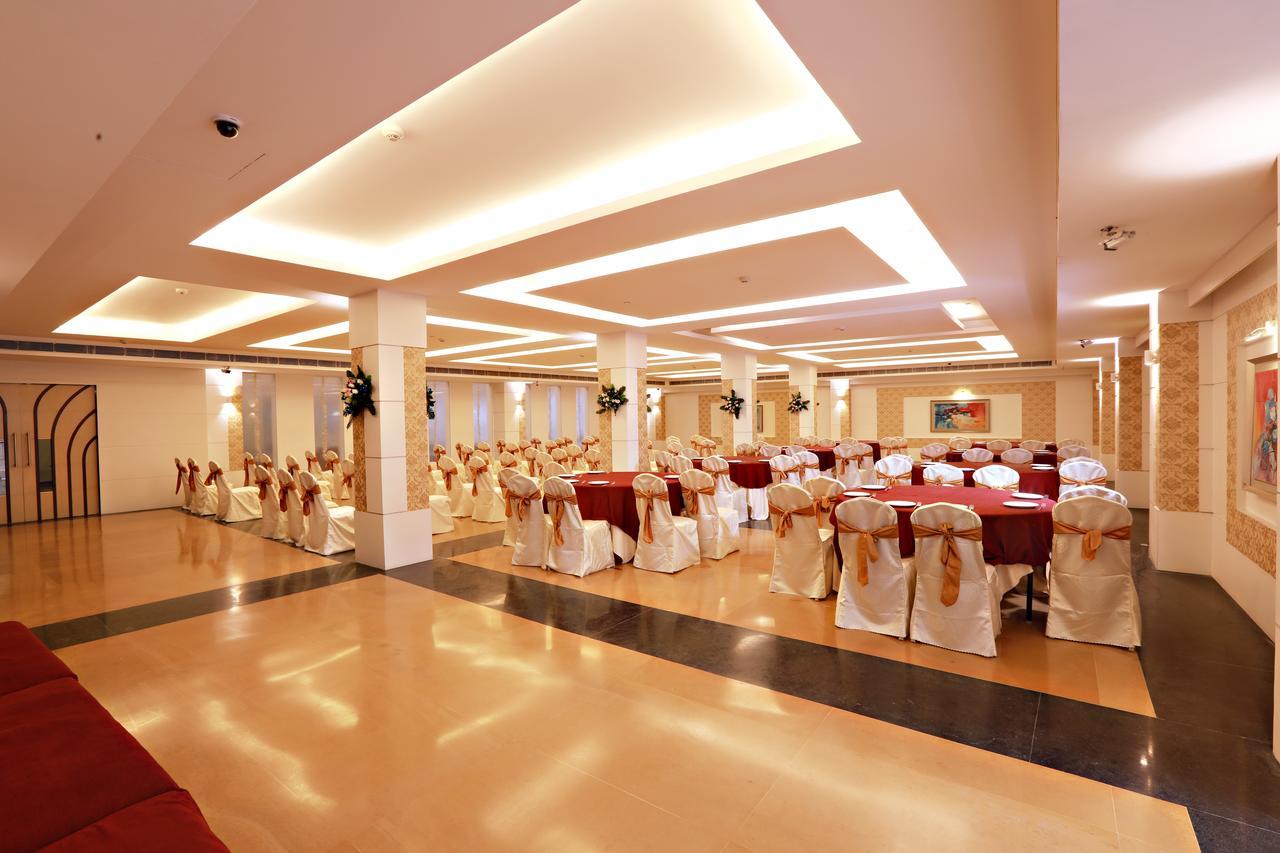 Hotel Patliputra Continental Patna  Ngoại thất bức ảnh