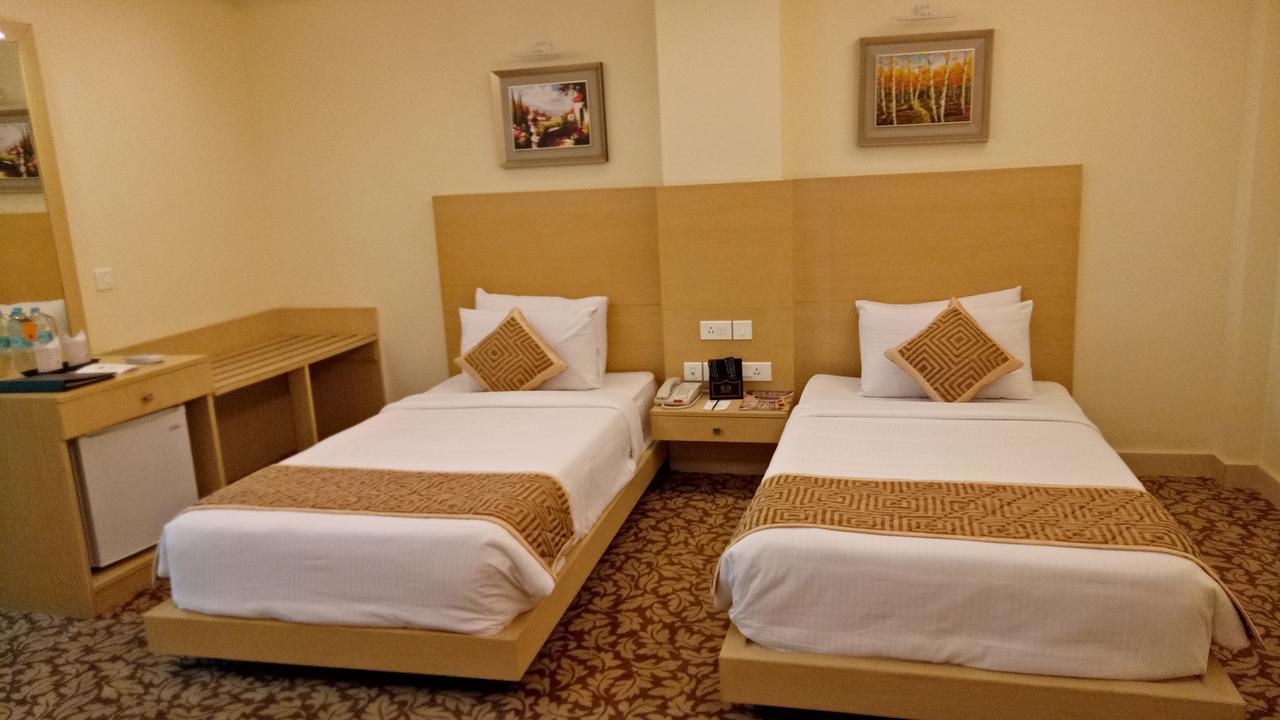 Hotel Patliputra Continental Patna  Ngoại thất bức ảnh