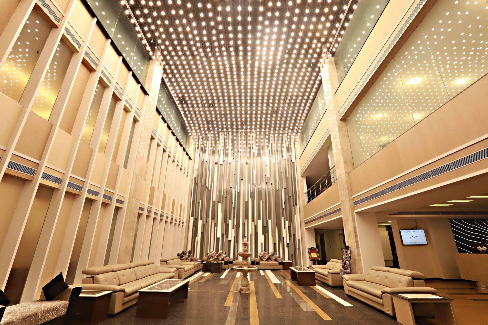 Hotel Patliputra Continental Patna  Ngoại thất bức ảnh
