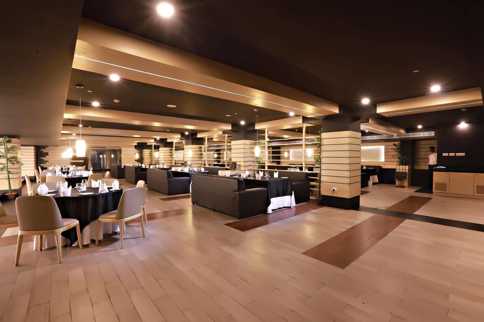 Hotel Patliputra Continental Patna  Ngoại thất bức ảnh