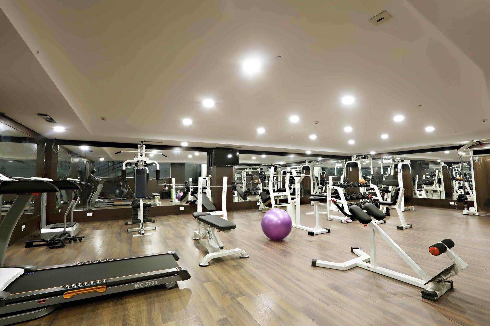 Hotel Patliputra Continental Patna  Ngoại thất bức ảnh