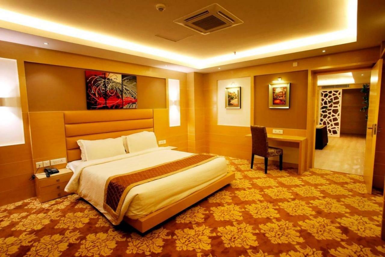 Hotel Patliputra Continental Patna  Ngoại thất bức ảnh